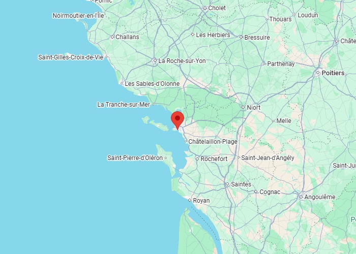 Carte La Tranche-sur-Mer, Poitou-Charentes, France Carte de la côte ouest de la France, centrée sur une épingle rouge près de La Tranche-sur-Mer, montrant La Rochelle et Saint-Pierre-d'Oléron.